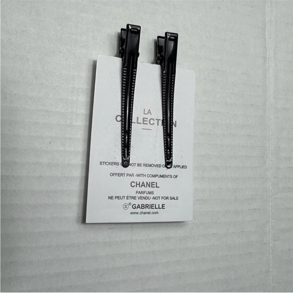 CHANEL LA COLLECTION GWP Black Hair Clips with Gold Accents - Picture 3 of 3
